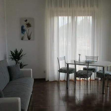 Apartment Red Rose